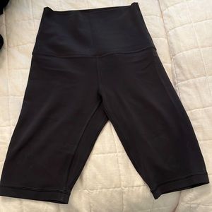 Lululemon Ultra high rise align shorts size 4